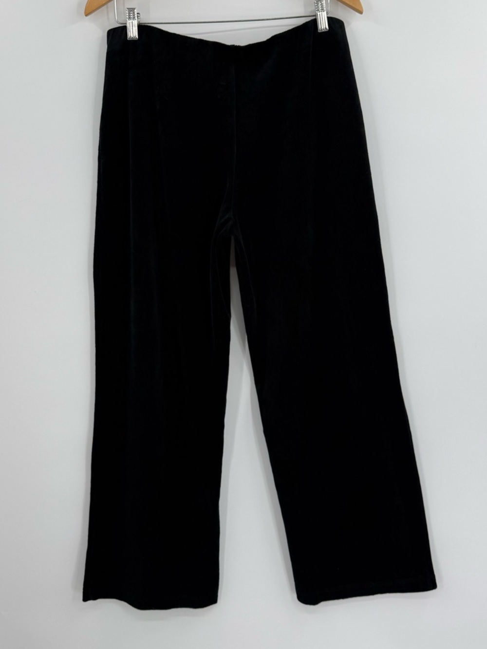 ✦ Crabtree & Evelyn Everyday Luxury Velour Smoking Jacket Set | Black | Large - Picture 6 of 7